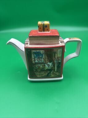1997 Sadler Classic Stories “The Night before Christmas” Teapot